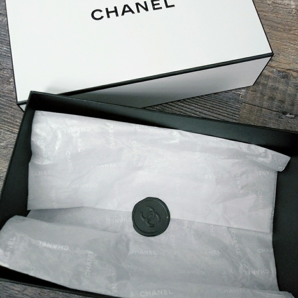 Chanel box - Picture 3 of 5